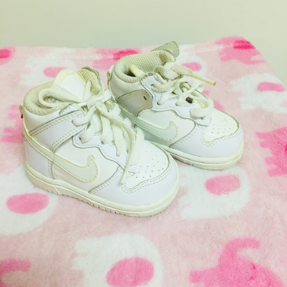 WHITE HIGHTOP NIKE SHOES